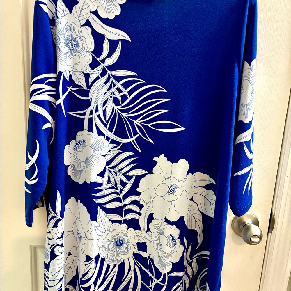 Dennis Basso Women's Blue and White Floral Blouse - Picture 5 of 8